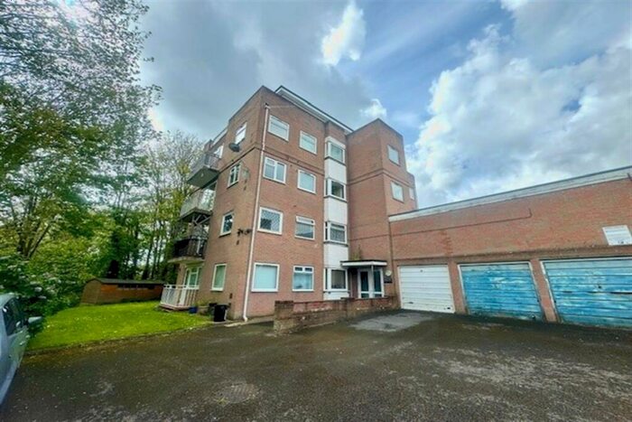 2 Bedroom Flat To Rent In Brook Court, Maybush, SO16
