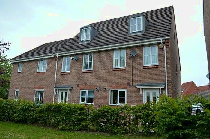 3 Bedroom Terraced House For Sale In Woodland Walk, Aldershot, GU12