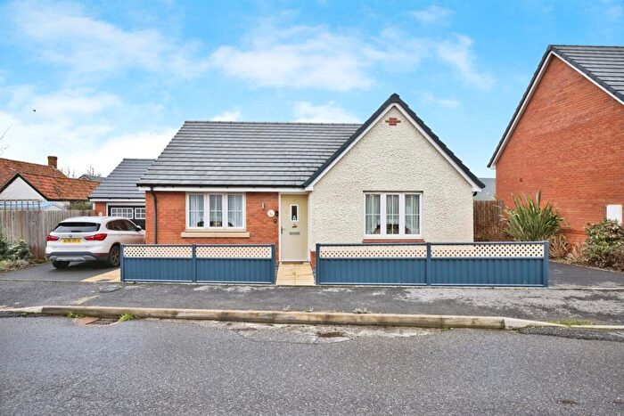 3 Bedroom Detached Bungalow For Sale In Uppingstock Road, Glastonbury, BA6