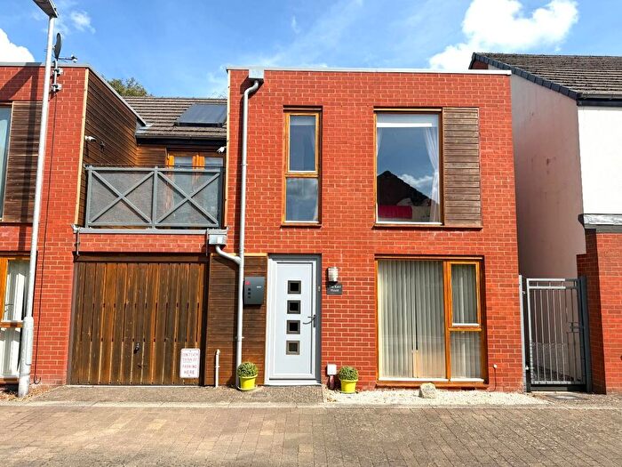 3 Bedroom End Of Terrace House For Sale In Californian Parade, Street, BA16