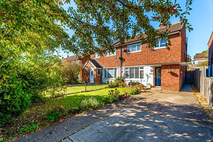3 Bedroom Semi-Detached House For Sale In Ladies Grove, St. Albans, Hertfordshire, AL3