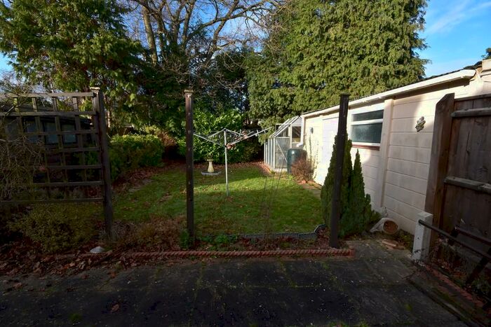 3 Bedroom Semi-Detached Bungalow For Sale In Somers Road, Prettygate, Colchester, CO3