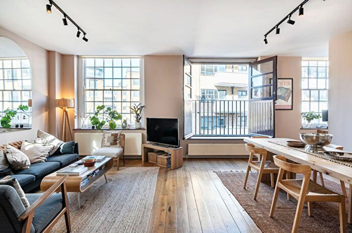 2 Bedroom Flat For Sale In Great Guildford Street, London, SE1
