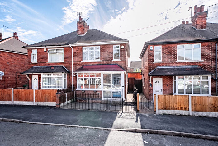3 Bedroom Semi Detached House For Sale In Roderick Street, Nottingham, NG6