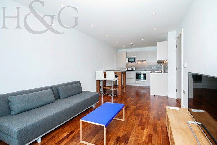 1 Bedroom Flat To Rent In Holman Road, London, SW11