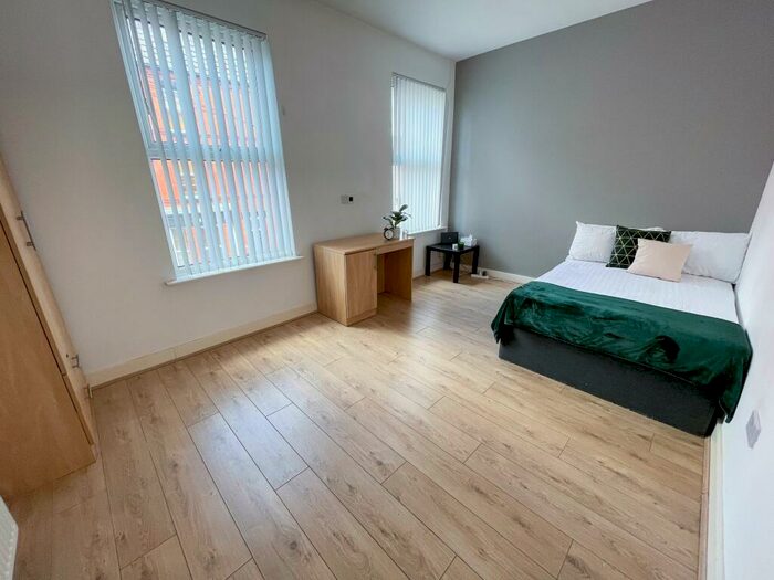 6 Bedroom Terraced House To Rent In Brookdale Road, L15