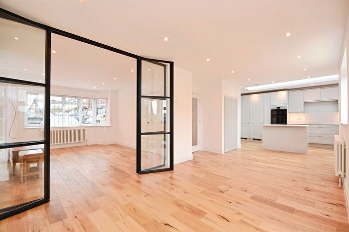 4 Bedroom Semi-detached House For Sale In St. Nicholas Grove, Ingrave, Brentwood, CM13