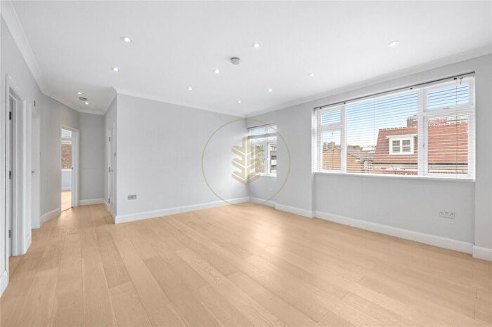 3 Bedroom Apartment To Rent In Avenue Road, St Johns Wood, London, NW8
