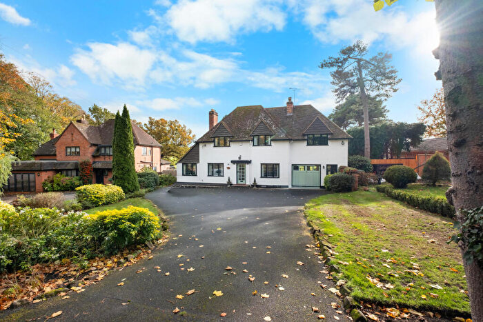 3 Bedroom Detached House For Sale In Finstall Road, Bromsgrove, B60