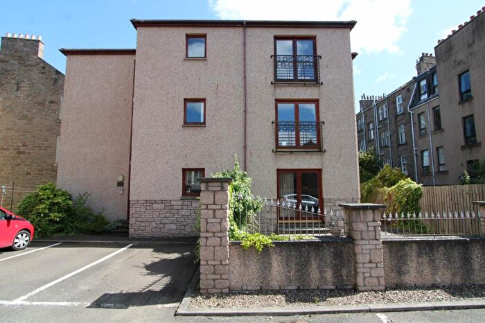 2 Bedroom House To Rent In Whittet Court, Dundee, DD2