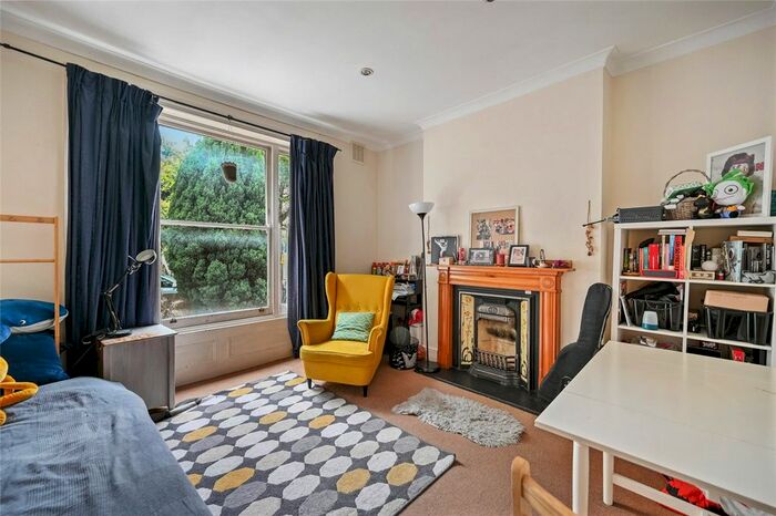 1 Bedroom Flat To Rent In Coningham Road, London, W12