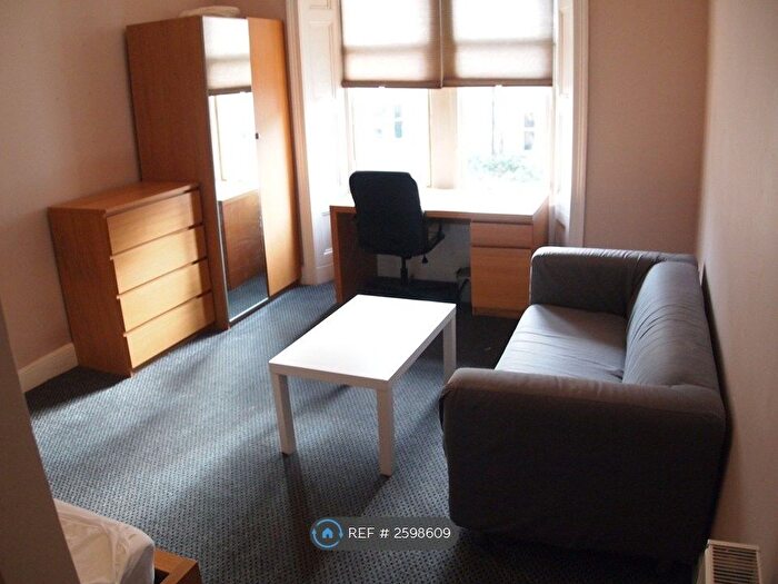 4 Bedroom Flat To Rent In Spottiswoode Street, Edinburgh, EH9