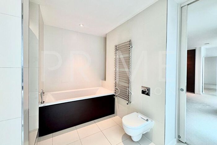 2 Bedroom Flat To Rent In Chelsea Wharf Residences, Lots Road, Chelsea, SW10