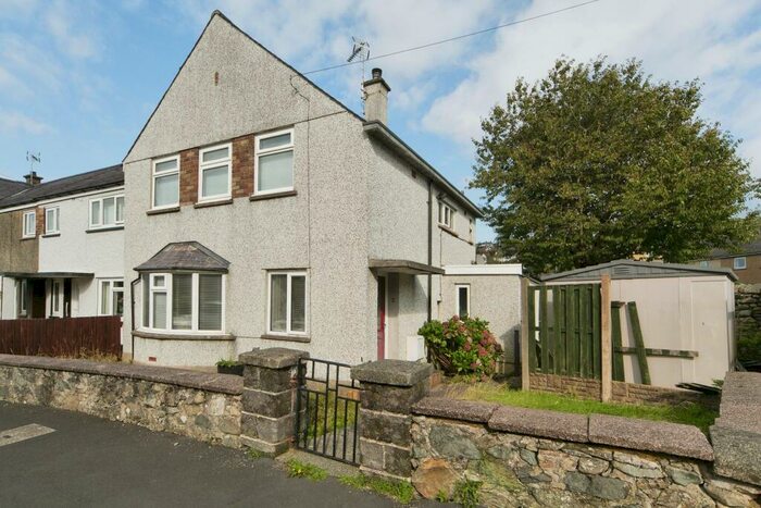 3 Bedroom End Of Terrace House For Sale In Glanogwen, Bethesda, Bangor, Gwynedd, LL57