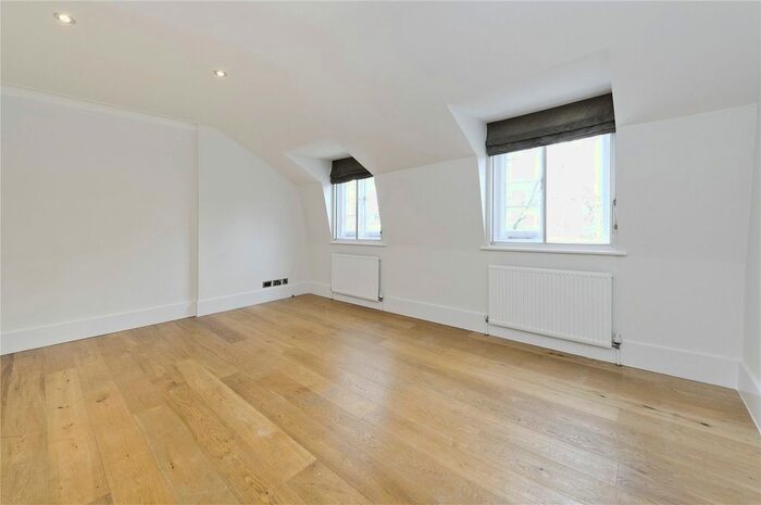 3 Bedroom Flat To Rent In Sussex Gardens, London, W2
