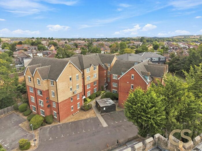 2 Bedroom Flat For Sale In Akers Court, High Street, Waltham Cross, Hertfordshire, EN8