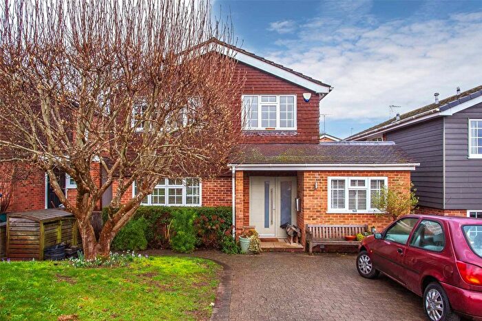 4 Bedroom Detached House For Sale In Barnards Hill, Marlow, Buckinghamshire, SL7
