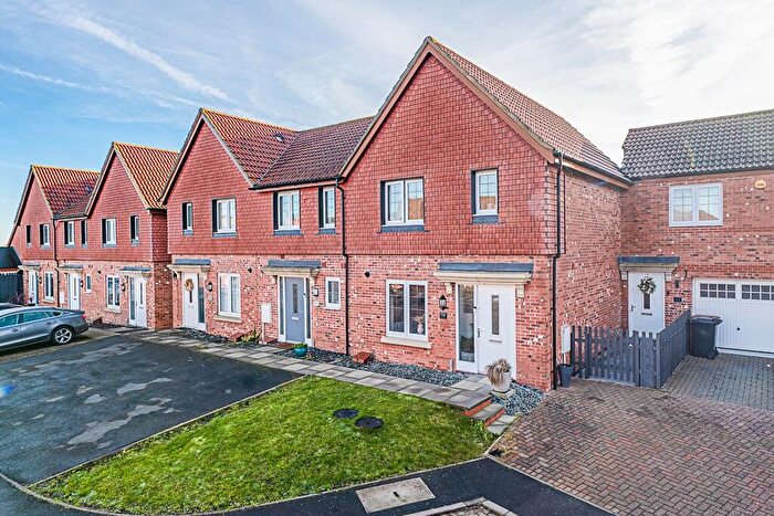 3 Bedroom End Of Terrace House For Sale In Hobby Drive, Priors Hall Park, Weldon, NN17
