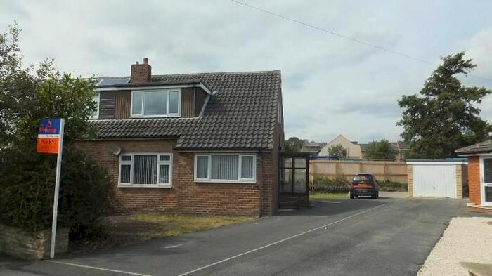 3 Bedroom Bungalow To Rent In Swincliffe Close, Birkenshaw, Bradford BD19