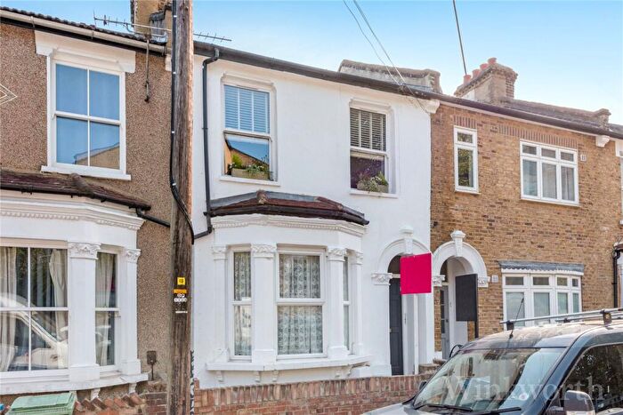 1 Bedroom Apartment To Rent In Furley Road, London, SE15