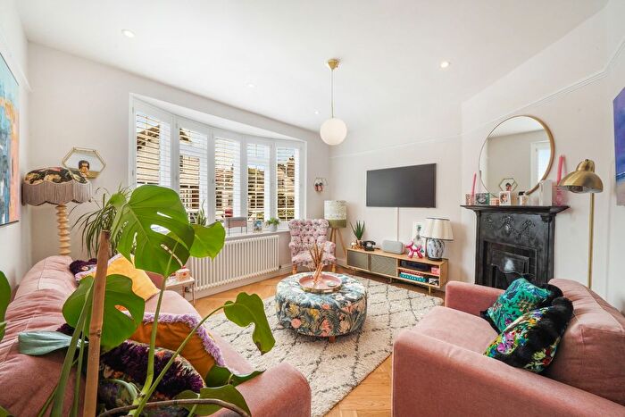 3 Bedroom Semi-detached House For Sale In School Lane, Pinner, HA5