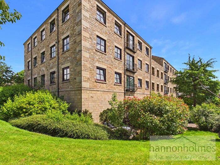 2 Bedroom Apartment For Sale In Hardcastle Gardens, Bradshaw, Bolton, BL2