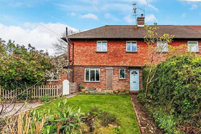 3 Bedroom Semi-Detached House For Sale In Ridlands Rise, Limpsfield Chart, RH8
