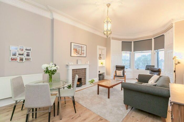 2 Bedroom Flat To Rent In Inverleith Gardens, Edinburgh, EH3