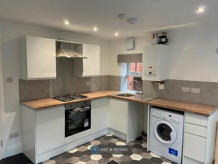 1 Bedroom Flat To Rent In Old Lansdowne Road, Manchester, M20