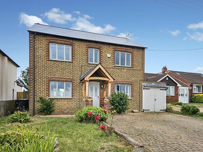 4 Bedroom Detached House For Sale In New House Lane, Canterbury, CT4