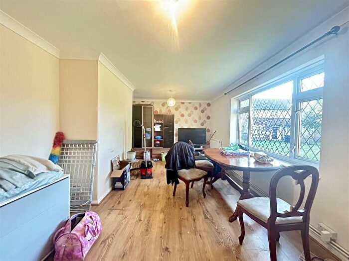 2 Bedroom Apartment To Rent In Potters Field, Harlow, CM17