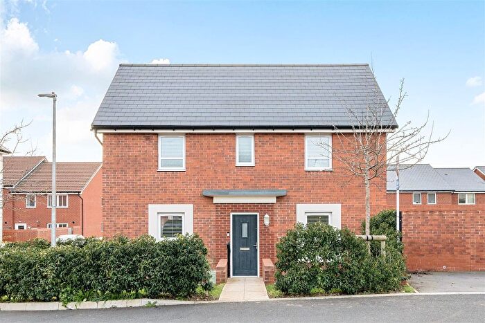 3 Bedroom End Terrace House For Sale In Crocus Road, Emersons Green, Bristol, BS16