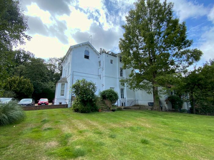 1 Bedroom Maisonette To Rent In Portsmouth Road, Esher, KT10