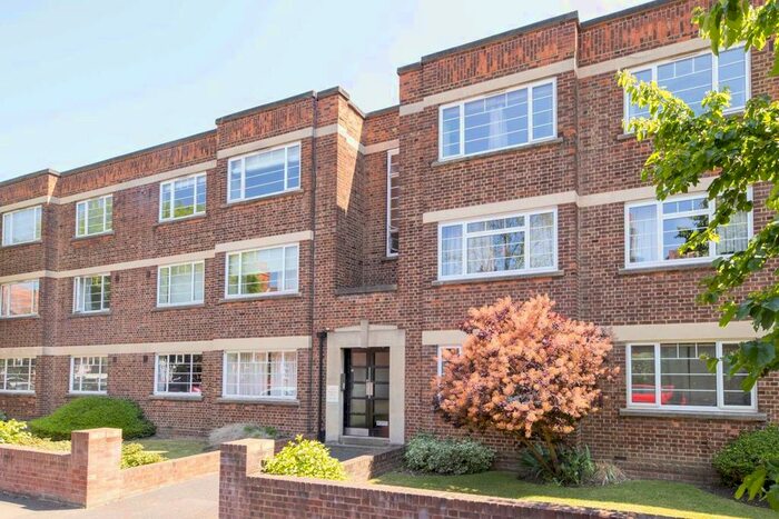 2 Bedroom Flat To Rent In Bedford Road, London, W4