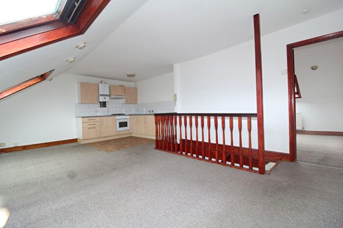 1 Bedroom Flat To Rent In Luton Road, Chatham, Kent, ME4