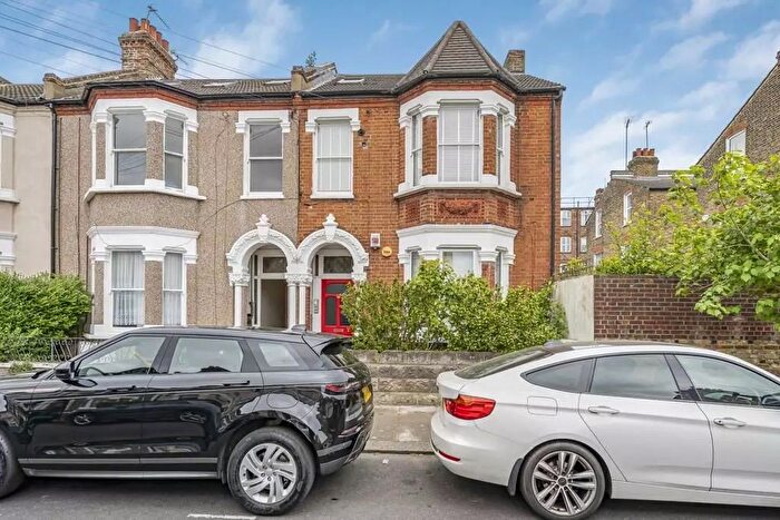2 Bedroom Flat To Rent In Blakemore Road, London, SW16