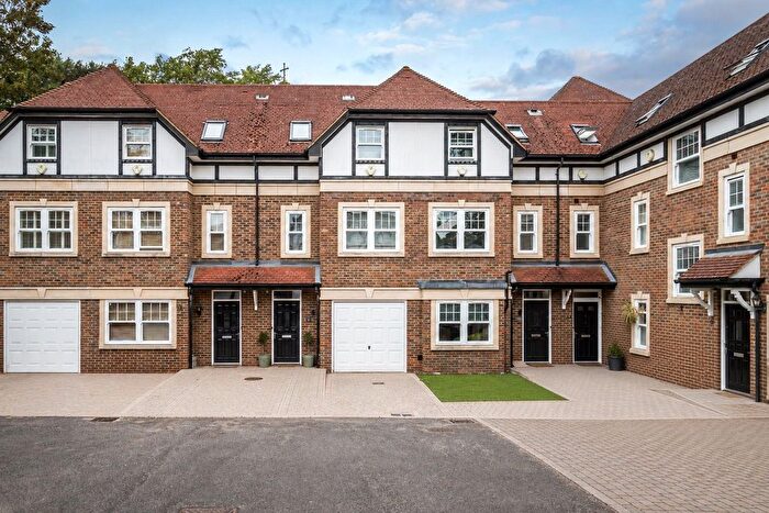 3 Bedroom Terraced House For Sale In Sterling Place, Weybridge, Surrey, KT13