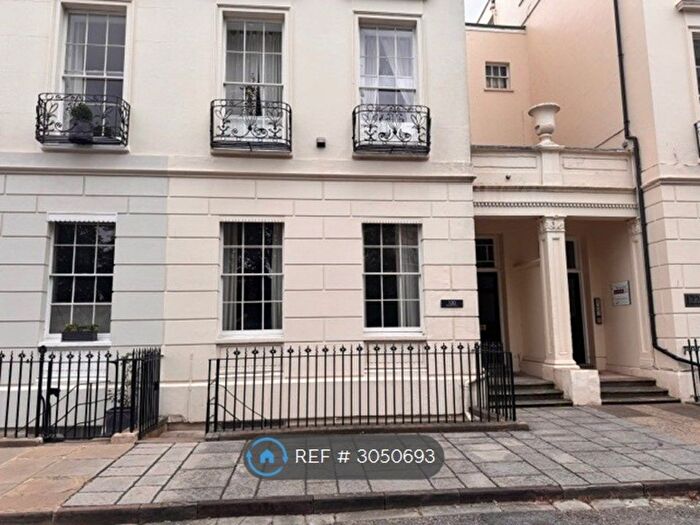 2 Bedroom Flat To Rent In Bishopgate House, Cheltenham, GL53