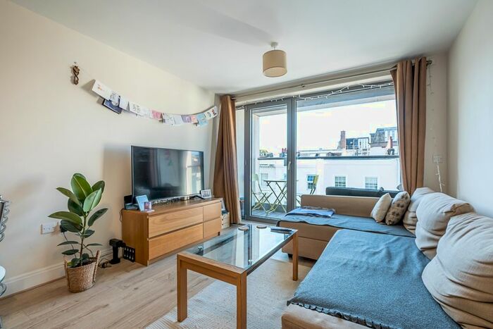 1 Bedroom Flat To Rent In Upper Tachbrook Street, London, SW1V