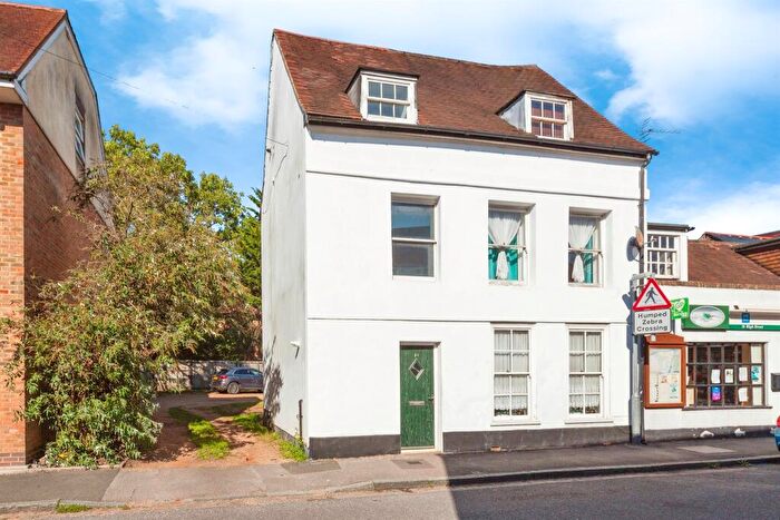2 Bedroom Character Property For Sale In High Street, Colnbrook, Slough, SL3