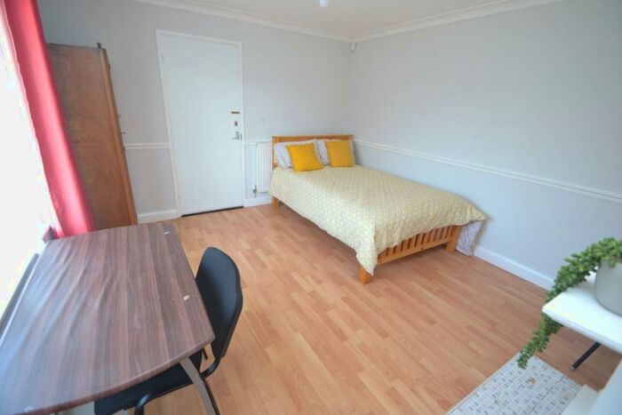 4 Bedroom Detached House To Rent In Oliver Close, Arboretum, Nottingham, NG7