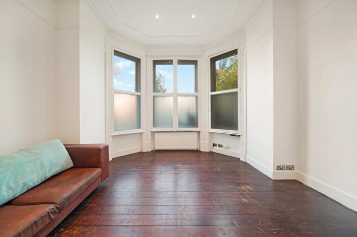 1 Bedroom Flat To Rent In Willesden Lane, Willesden Green, NW6