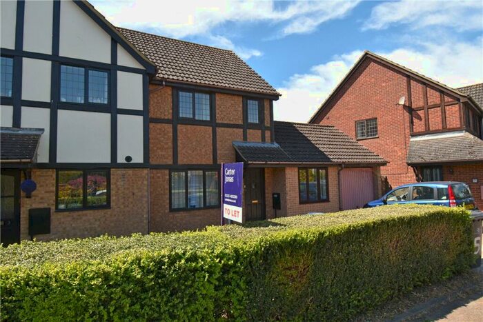 4 Bedroom Semi-Detached House To Rent In Cavesson Court, Cambridge, CB4