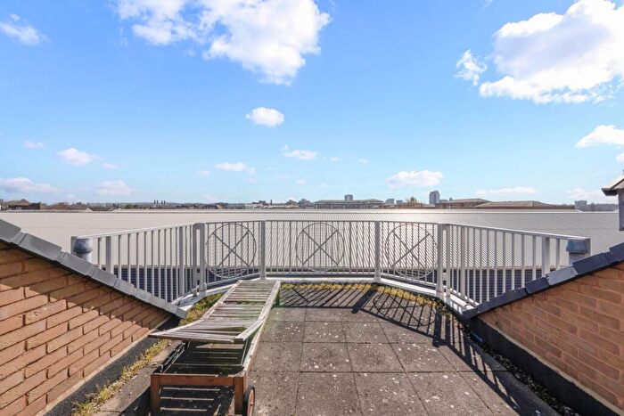 3 Bedroom Penthouse For Sale In Ares Court, Homer Drive, E14