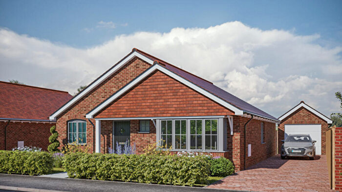 3 Bedroom Detached Bungalow For Sale In Ringwood Road, Alderholt, Fordingbridge, SP6