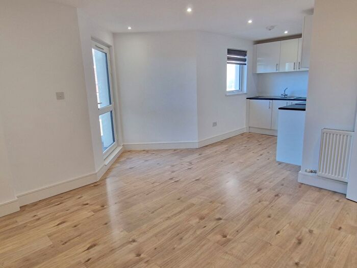 2 Bedroom Flat To Rent In Midland Road, Luton, LU2