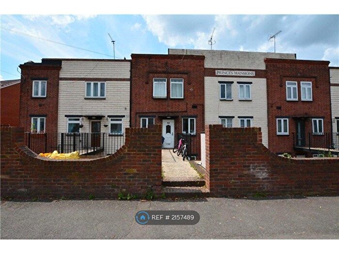 3 Bedroom Flat To Rent In Harefield Road, Uxbridge, UB8