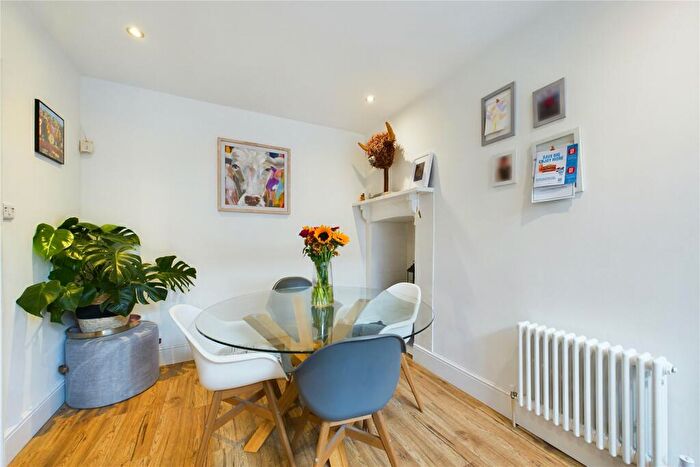 4 Bedroom Detached House For Sale In Oxford Road, Tilehurst, Reading, Berkshire, RG31