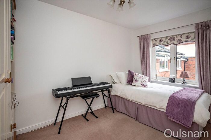 2 Bedroom Flat For Sale In Stratford Gardens, Bromsgrove, Worcestershire, B60