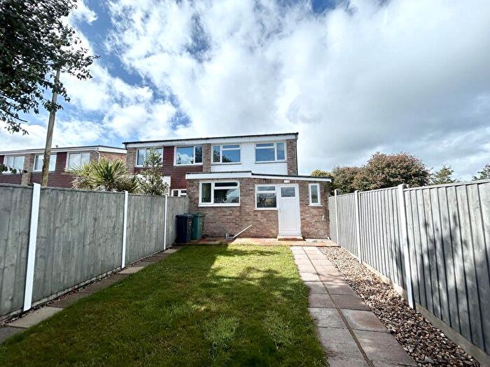 3 Bedroom Semi-Detached House For Sale In The Green, Cowes, PO31